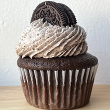 Load image into Gallery viewer, Cookies N. Cream Cupcake
